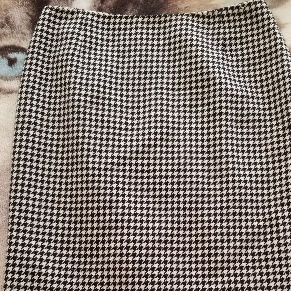 Anne Klein Houndstooth Pencil Skirt Size 8-Lining